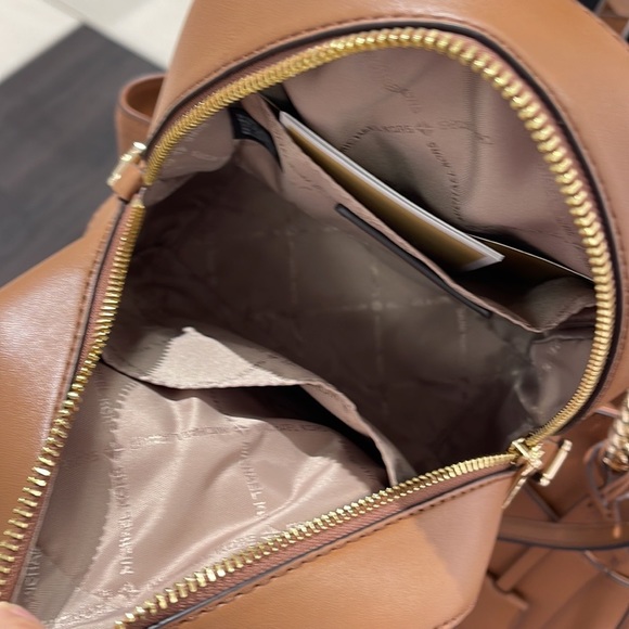 Michael Kors Ladies Backpack Bag Jaycee XS Conv Zip Backpack Brown - Picture 12 of 16